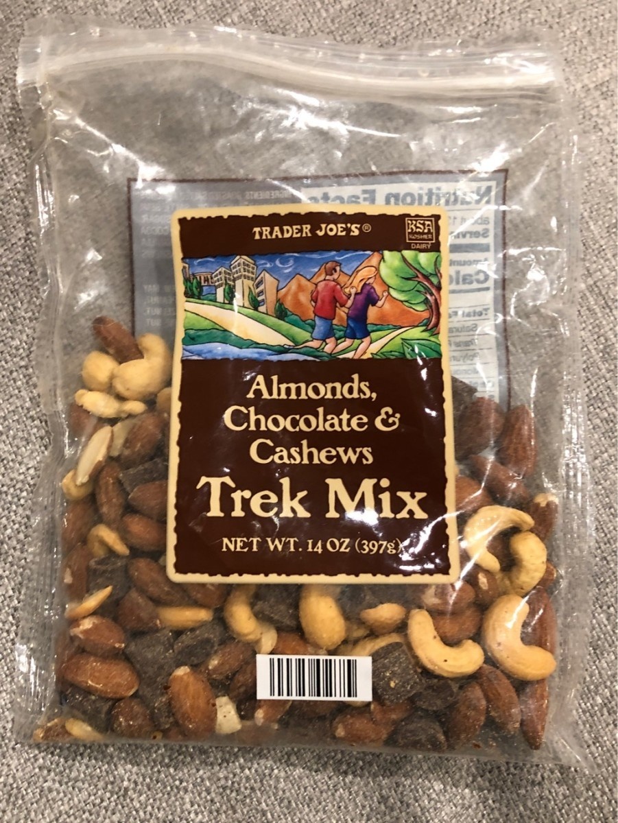 Almonds, Chocolate & Cashews Trek Mix